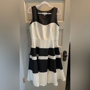 EY Signature Black and White Satin Finish Dress. Size 14